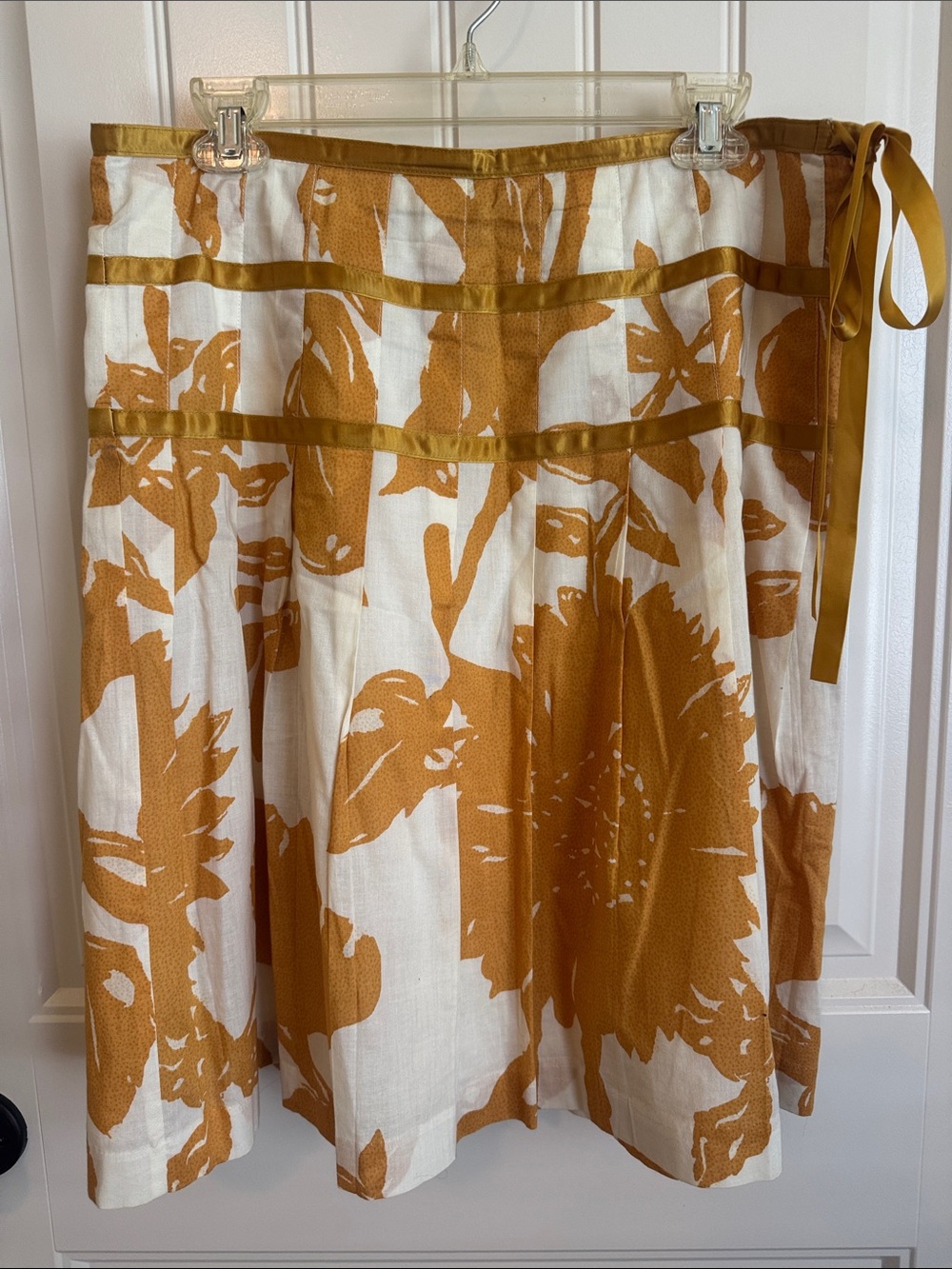 GAP Mustard and White Floral Pleated Skirt